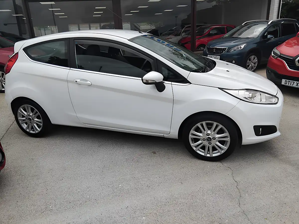 Used 2016 Ford Fiesta Zetec 3dr White - Interior and Exterior details 8