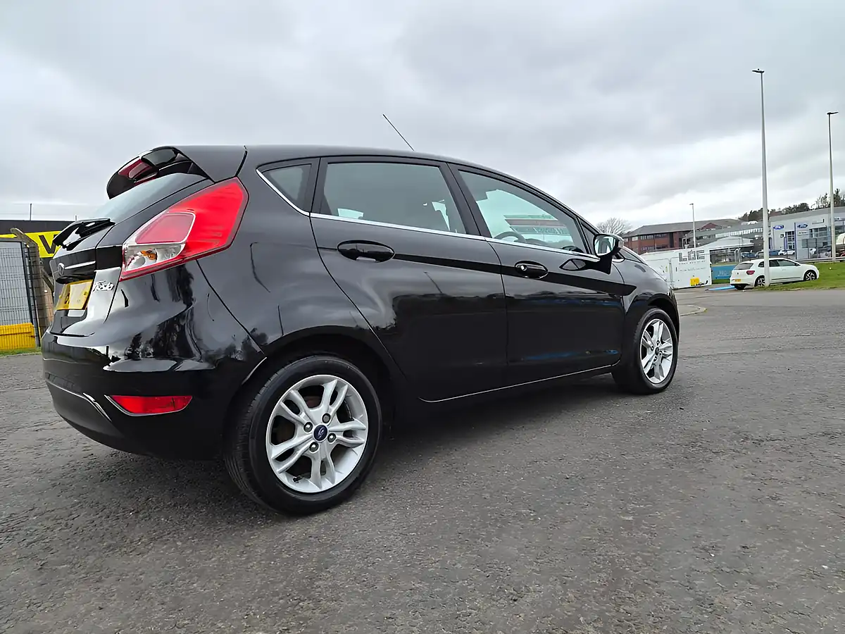 Used 2016 Ford Fiesta Zetec Black - Interior and Exterior details 10