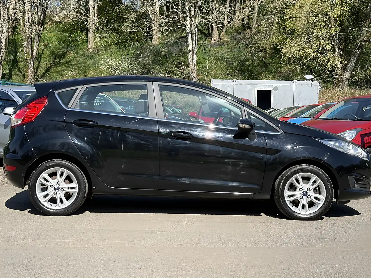 Used 2016 Ford Fiesta Zetec Black - Interior and Exterior details 5