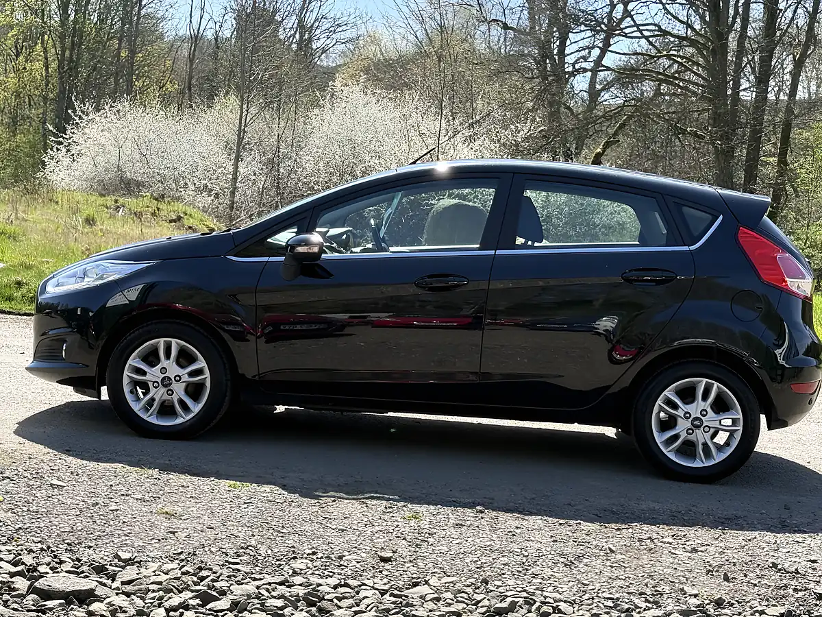Used 2016 Ford Fiesta Zetec Black - Interior and Exterior details 9