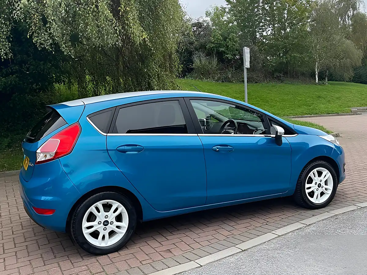 Used 2016 Ford Fiesta Zetec Blue Blue - Interior and Exterior details 15