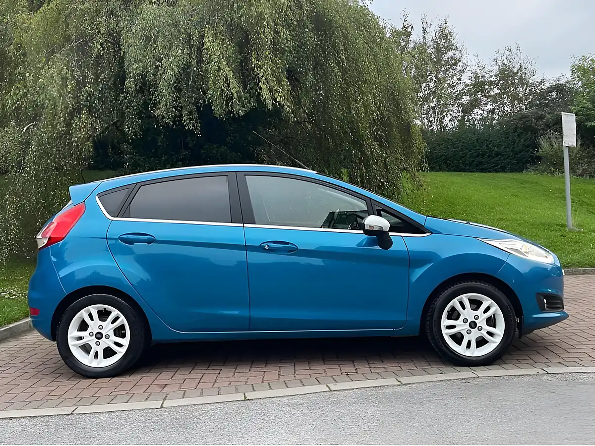 Used 2016 Ford Fiesta Zetec Blue Blue - Interior and Exterior details 16