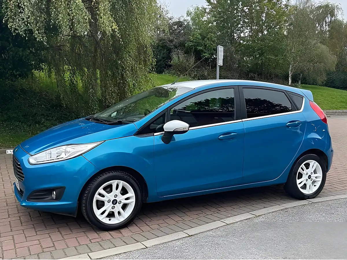 Used 2016 Ford Fiesta Zetec Blue Blue - Interior and Exterior details 5