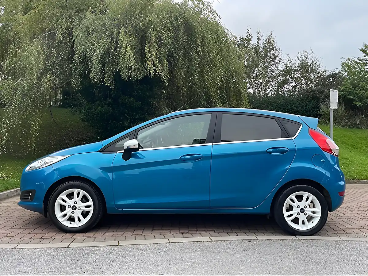 Used 2016 Ford Fiesta Zetec Blue Blue - Interior and Exterior details 6