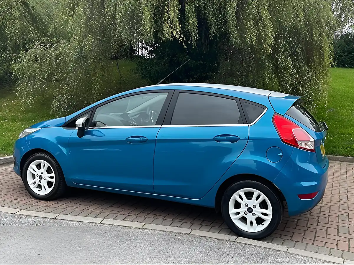 Used 2016 Ford Fiesta Zetec Blue Blue - Interior and Exterior details 7