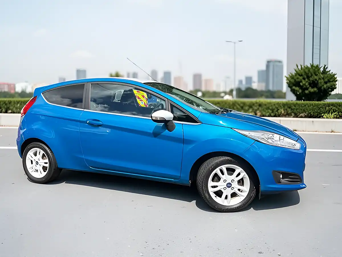Used 2016 Ford Fiesta Zetec Blue Edition Blue - Front View
