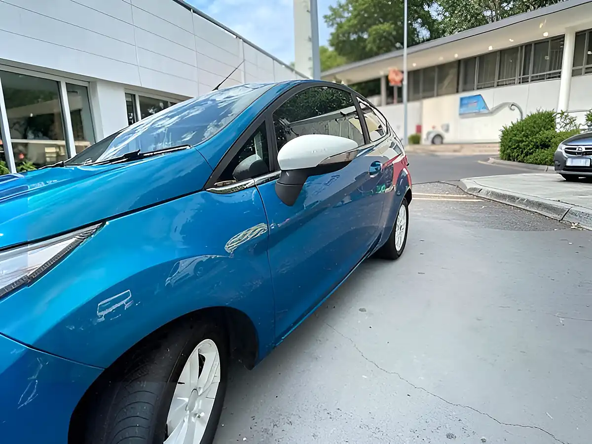 Used 2016 Ford Fiesta Zetec Blue Edition Blue - Interior and Exterior details 10