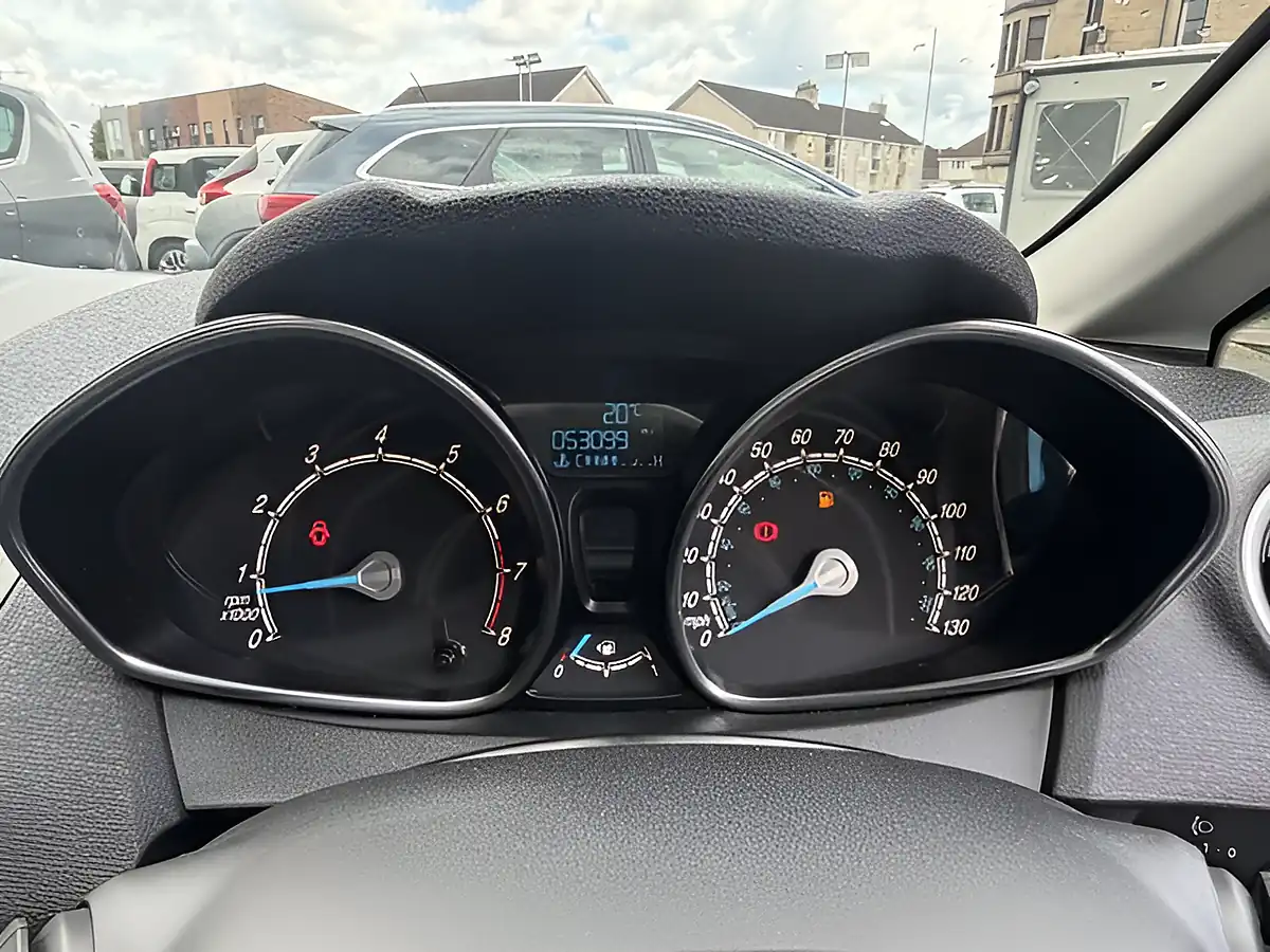 Used 2016 Ford Fiesta Zetec Blue Edition Blue - Interior and Exterior details 17