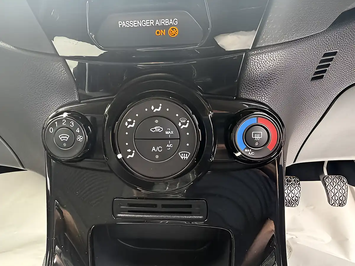 Used 2016 Ford Fiesta Zetec Blue Edition Blue - Interior and Exterior details 20
