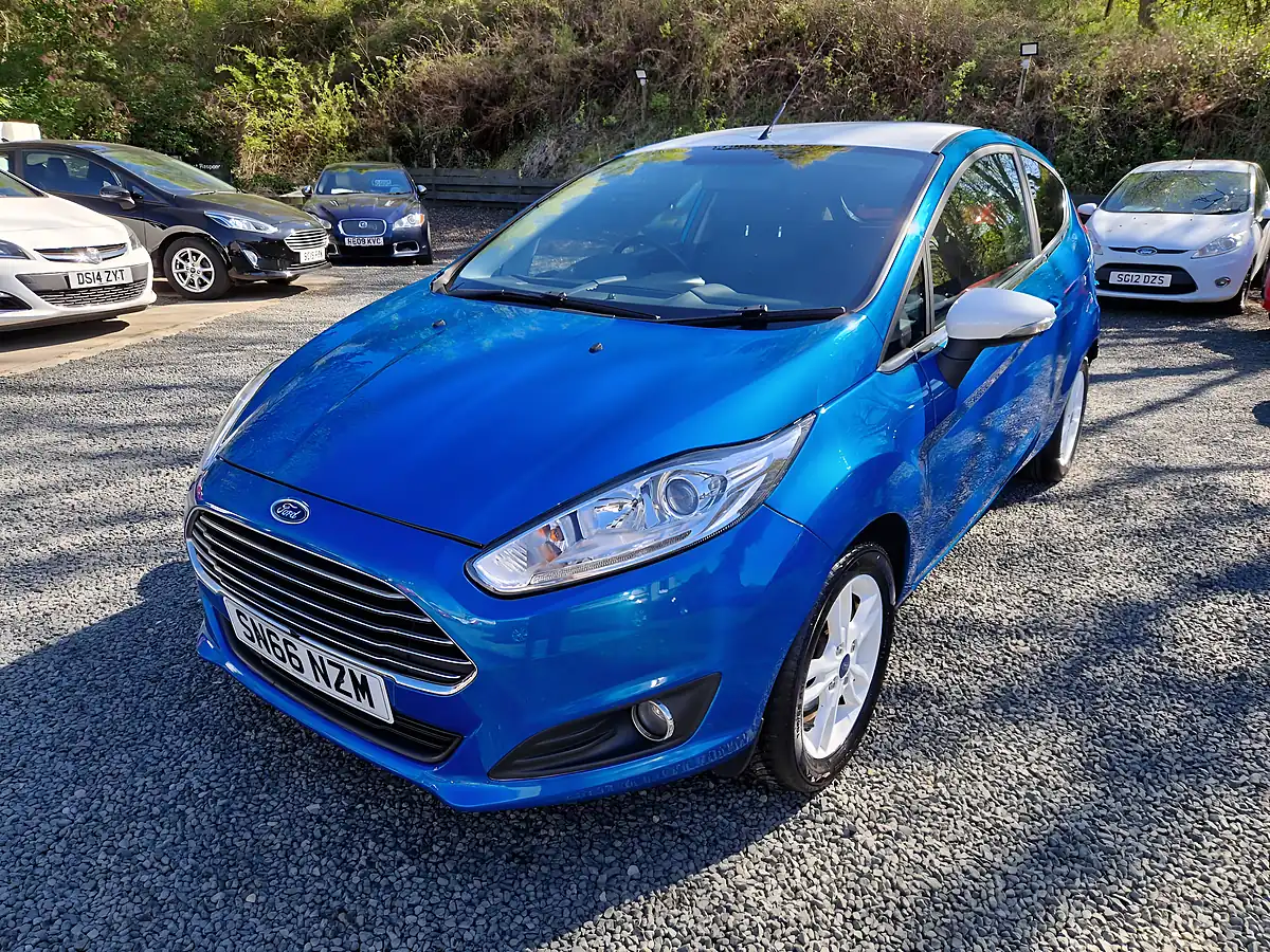 Used 2016 Ford Fiesta Zetec Blue Edition Blue - Interior and Exterior details 3