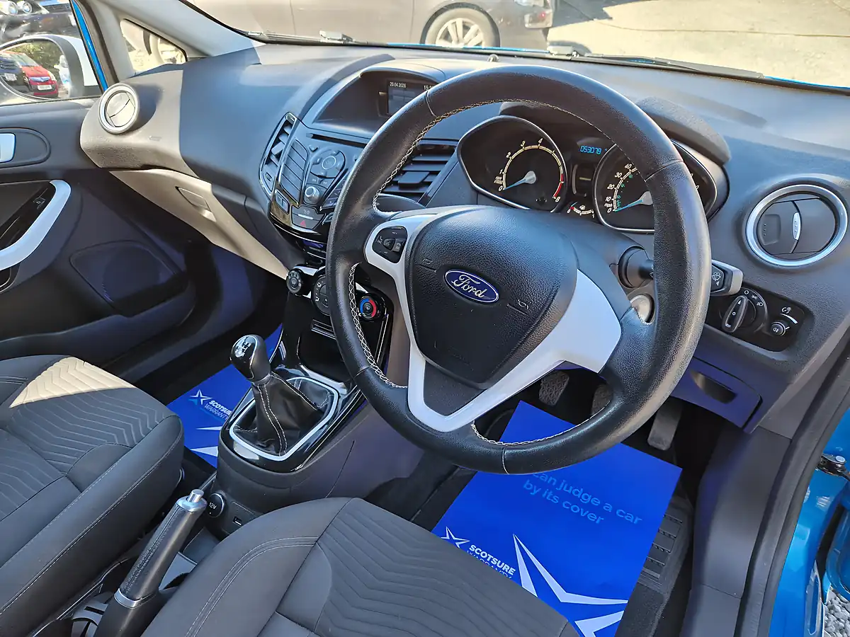 Used 2016 Ford Fiesta Zetec Blue Edition Blue - Interior and Exterior details 9