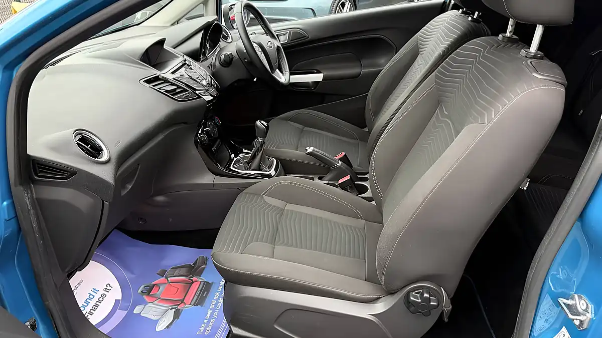 Used 2016 Ford Fiesta Zetec Blue Edition Candy Blue - Interior and Exterior details 17