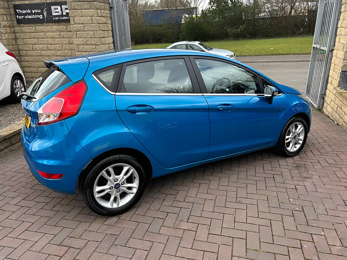 Used 2016 Ford Fiesta Zetec Blue - Interior and Exterior details 10