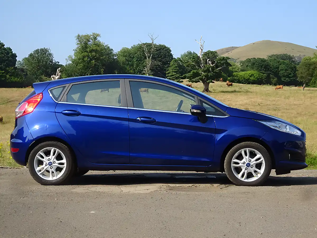 Used 2016 Ford Fiesta Zetec Blue - Interior and Exterior details 10