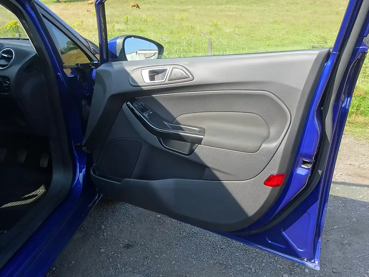 Used 2016 Ford Fiesta Zetec Blue - Interior and Exterior details 13