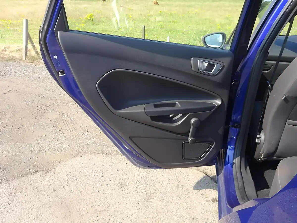 Used 2016 Ford Fiesta Zetec Blue - Interior and Exterior details 14