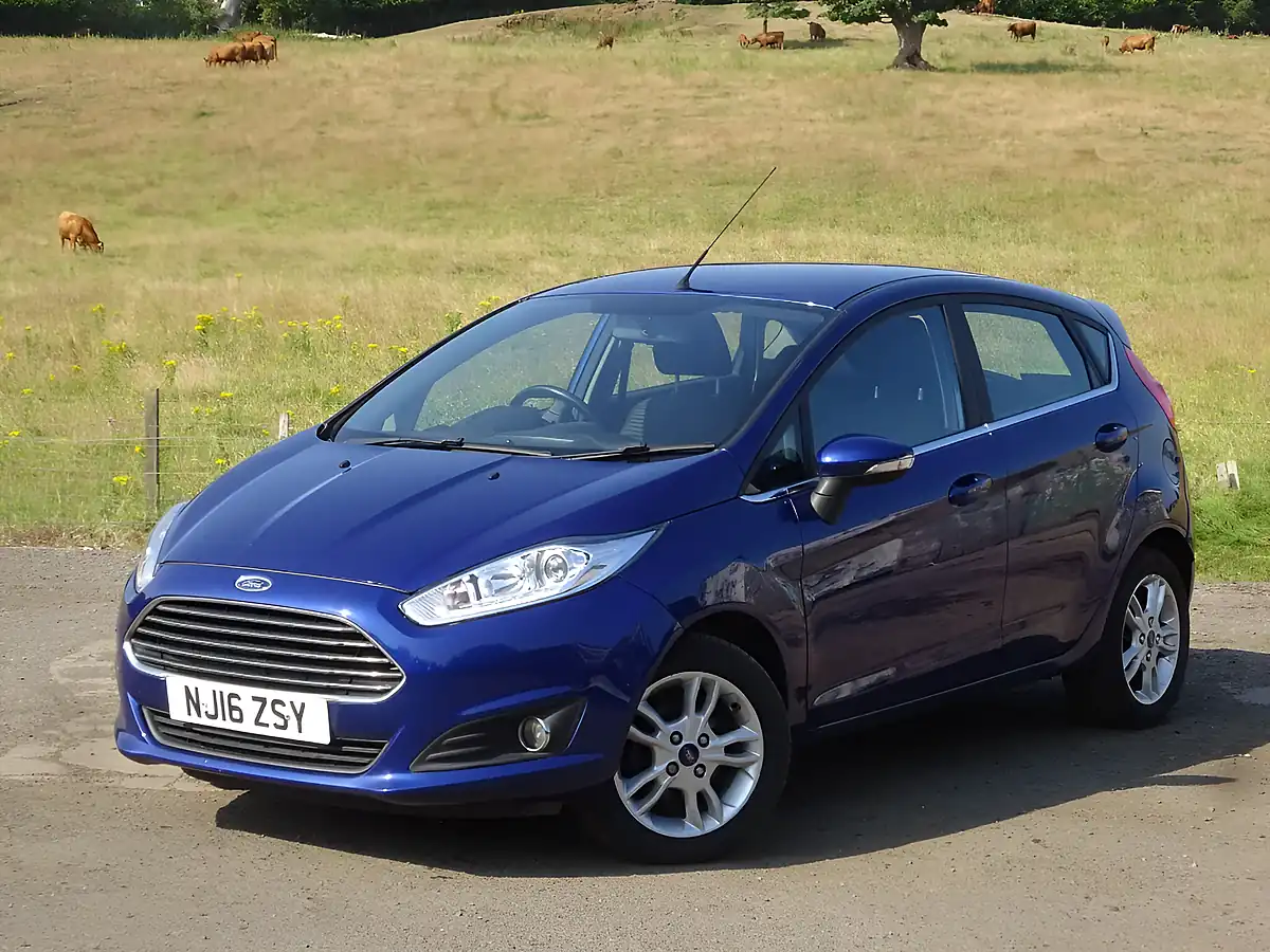 Used 2016 Ford Fiesta Zetec Blue - Interior and Exterior details 8