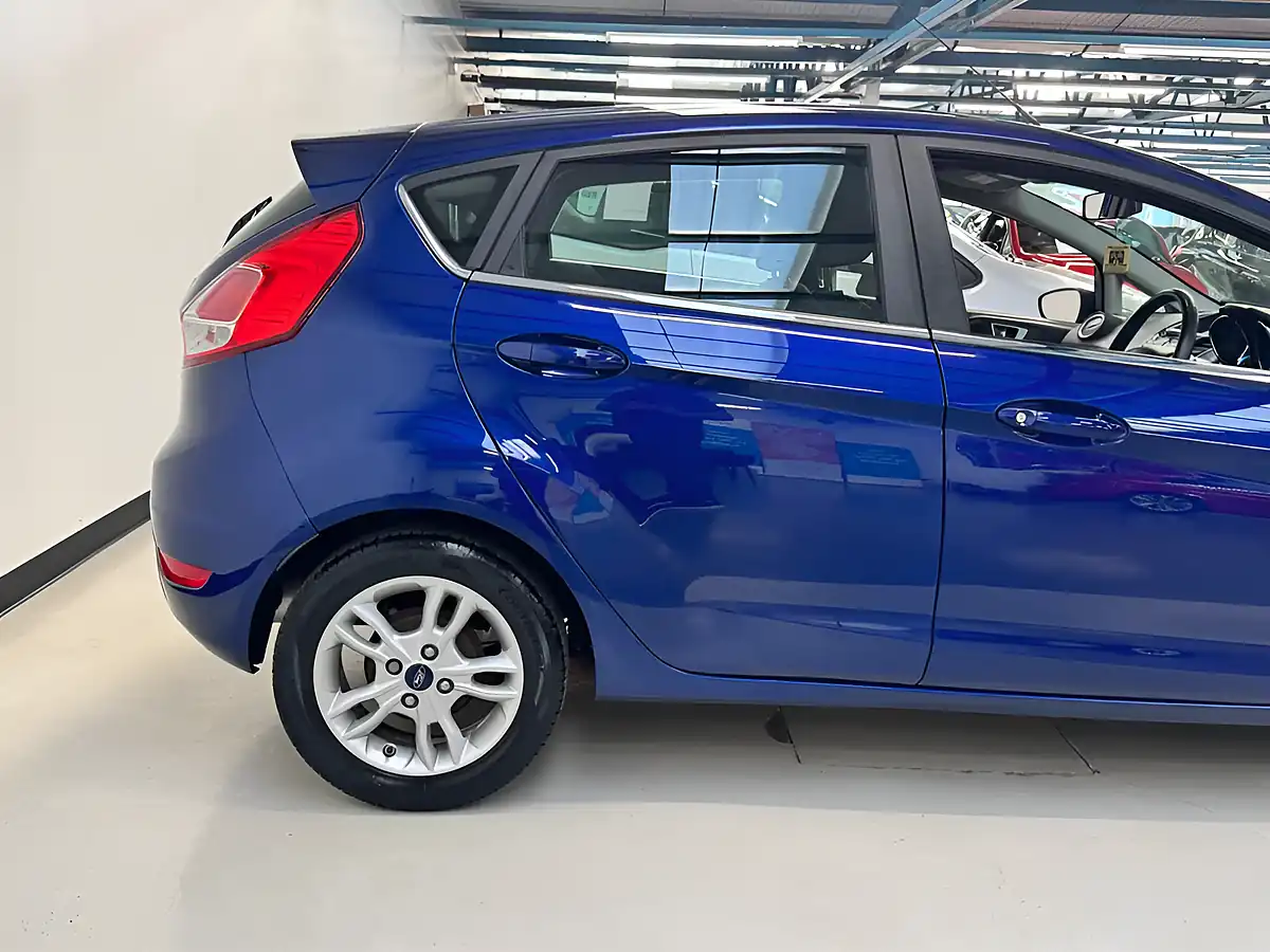 Used 2016 Ford Fiesta Zetec Blue - Interior and Exterior details 16