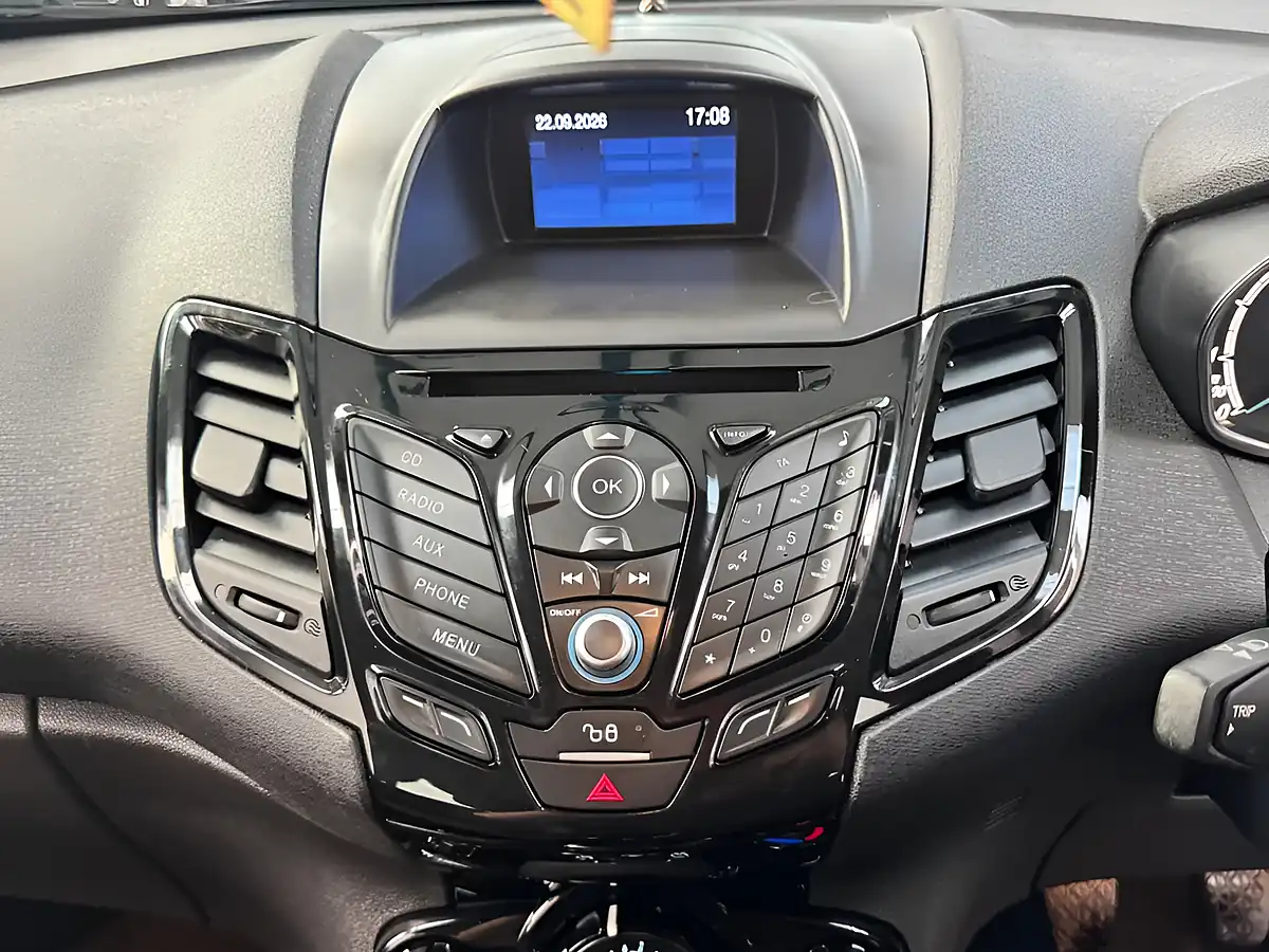Used 2016 Ford Fiesta Zetec Blue - Interior and Exterior details 20