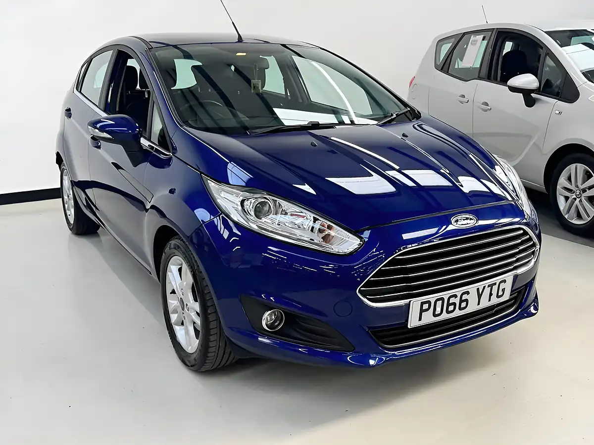 Used 2016 Ford Fiesta Zetec Blue - Interior and Exterior details 4