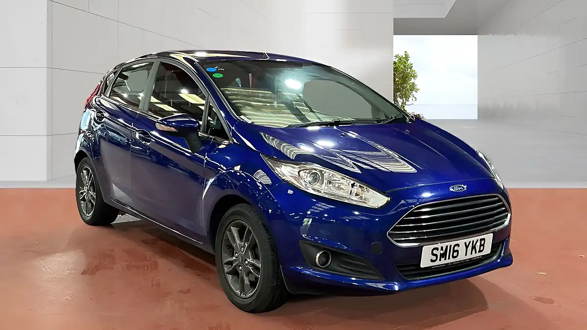 Used 2016 Ford Fiesta Zetec Blue - Front View
