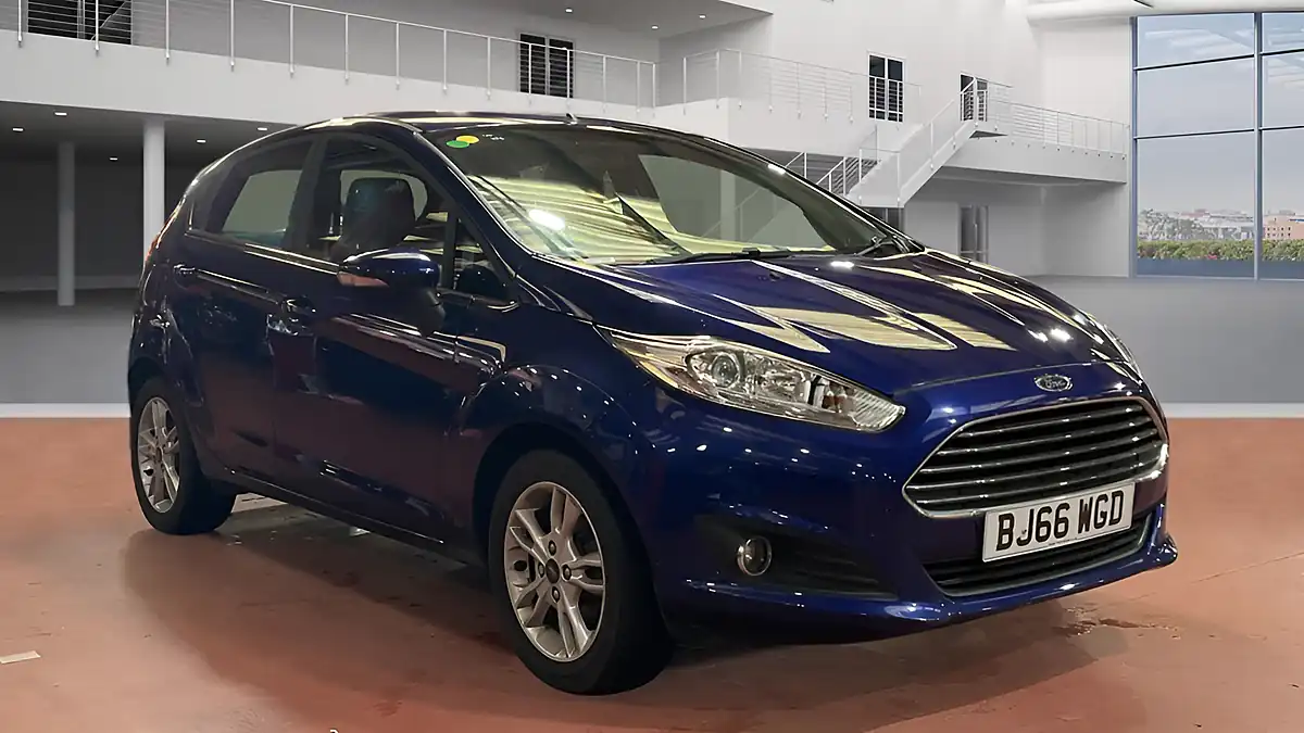 Used 2016 Ford Fiesta Zetec Blue - Front View