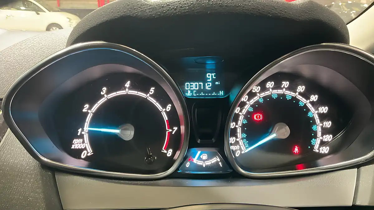 Used 2016 Ford Fiesta Zetec Blue - Interior and Exterior details 10
