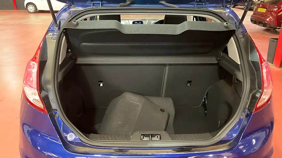 Used 2016 Ford Fiesta Zetec Blue - Interior and Exterior details 7