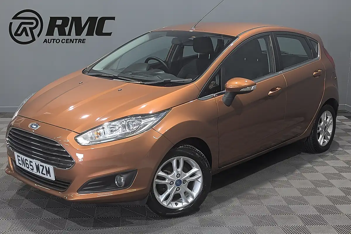 Used 2016 Ford Fiesta Zetec Brown - Front View