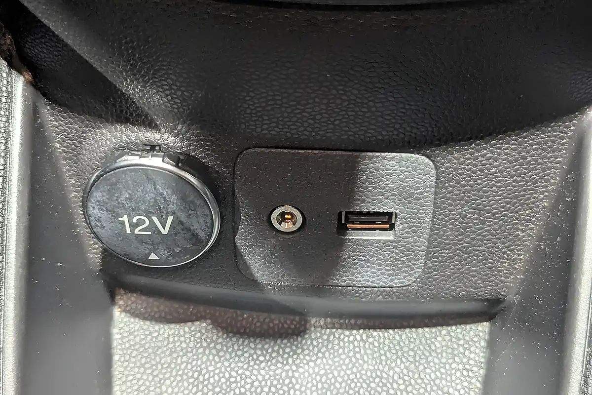 Used 2016 Ford Fiesta Zetec Brown - Interior and Exterior details 14