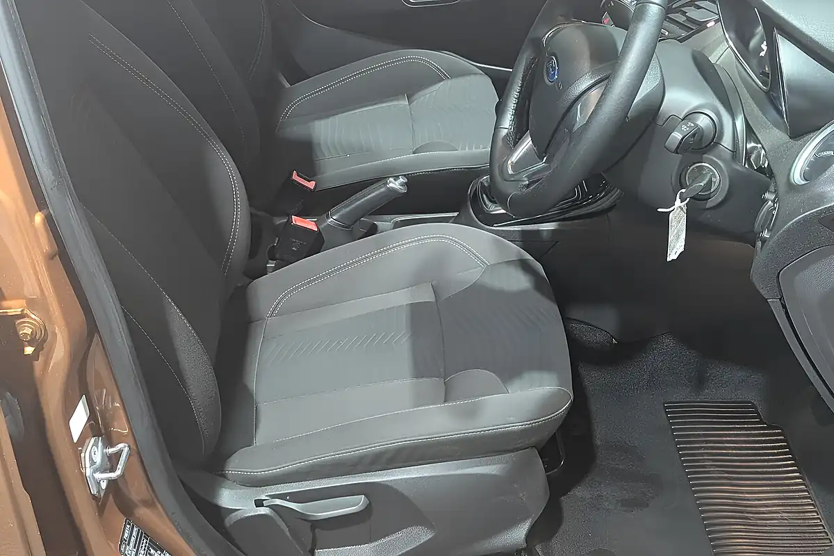 Used 2016 Ford Fiesta Zetec Brown - Interior and Exterior details 15
