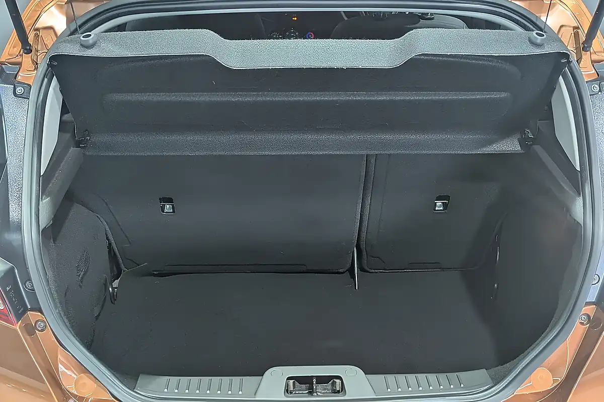 Used 2016 Ford Fiesta Zetec Brown - Interior and Exterior details 17