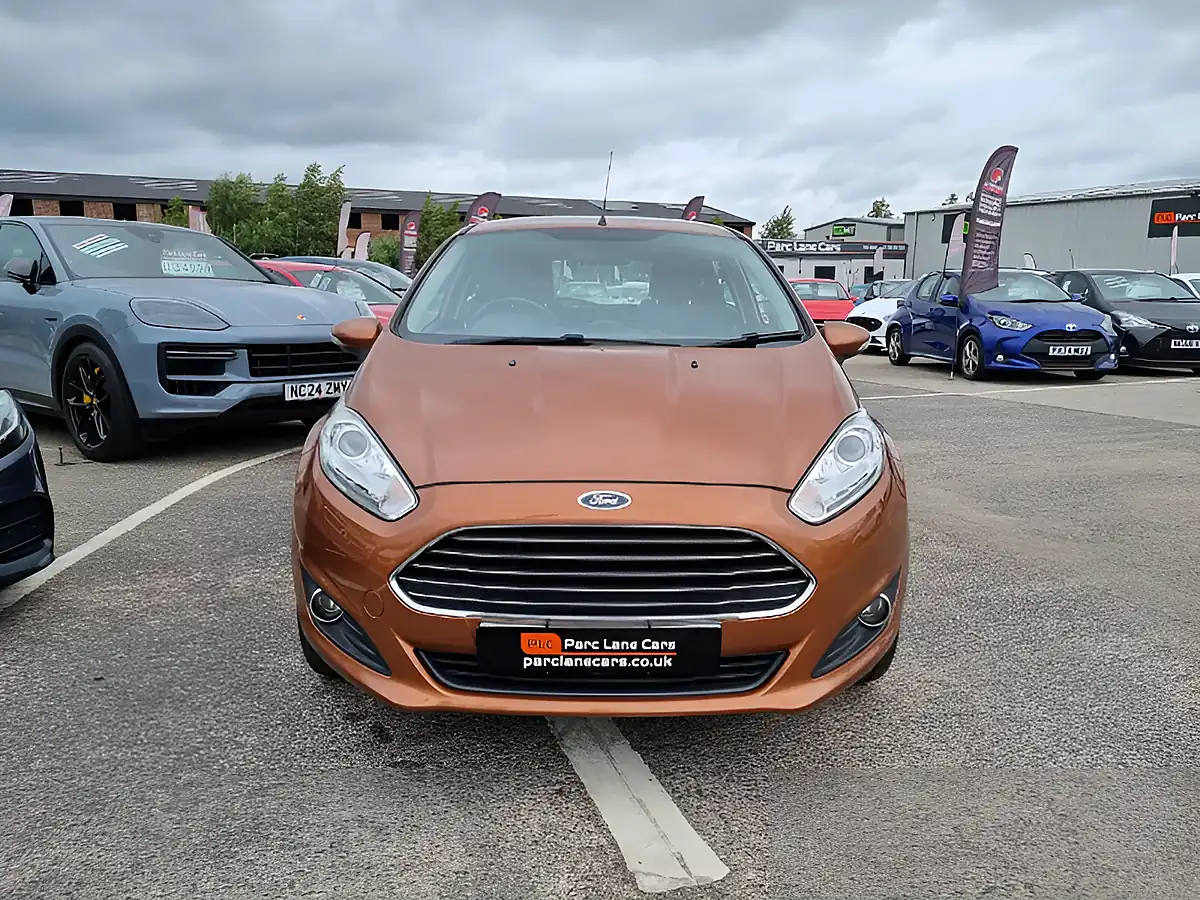 Used 2016 Ford Fiesta Zetec Copper Pulse Metallic - Interior and Exterior details 2