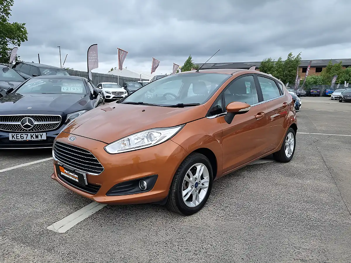 Used 2016 Ford Fiesta Zetec Copper Pulse Metallic - Interior and Exterior details 3