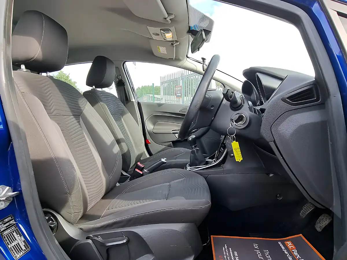 Used 2016 Ford Fiesta Zetec Deep Impact Blue - Interior and Exterior details 14