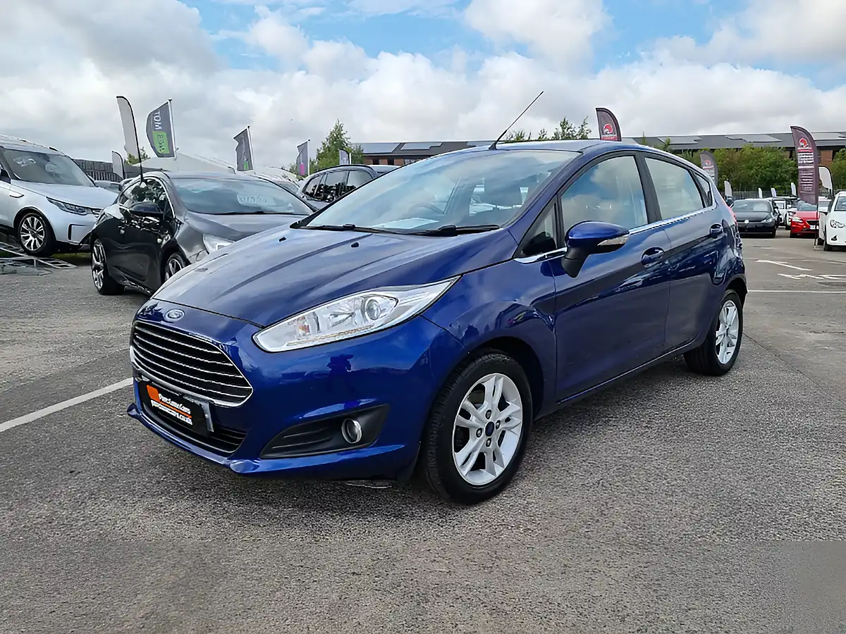 Used 2016 Ford Fiesta Zetec Deep Impact Blue - Interior and Exterior details 4