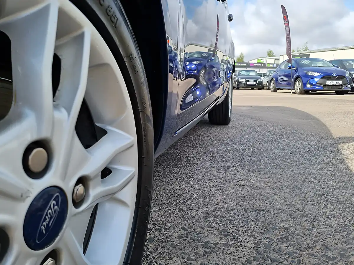Used 2016 Ford Fiesta Zetec Deep Impact Blue - Interior and Exterior details 5