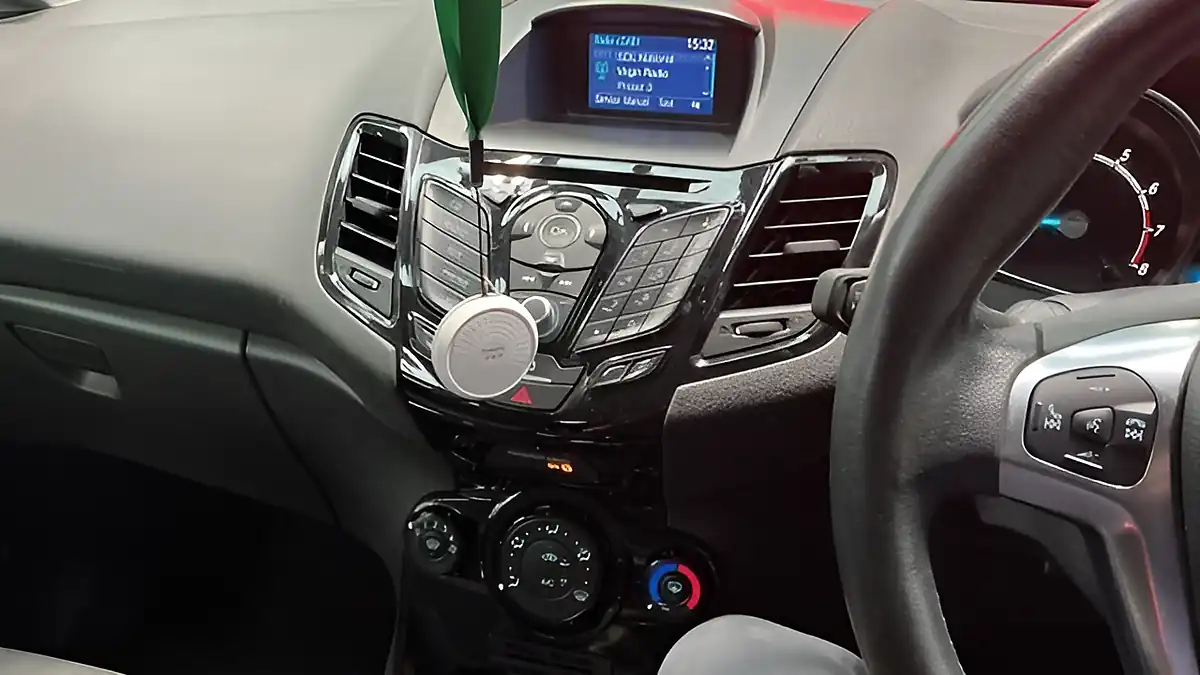 Used 2016 Ford Fiesta Zetec Deep Impact Blue - Interior and Exterior details 8