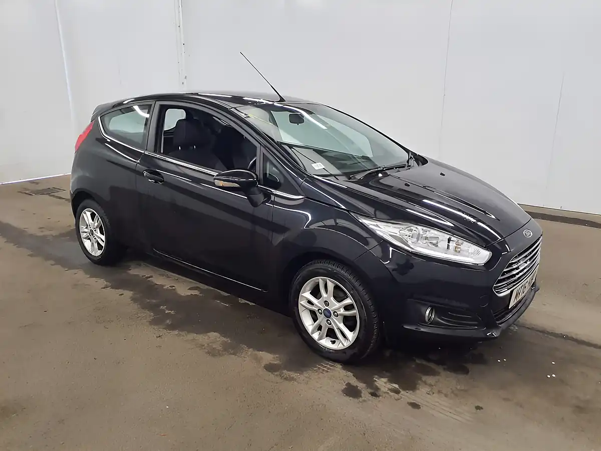 Used 2016 Ford Fiesta Zetec Edition Black - Front View