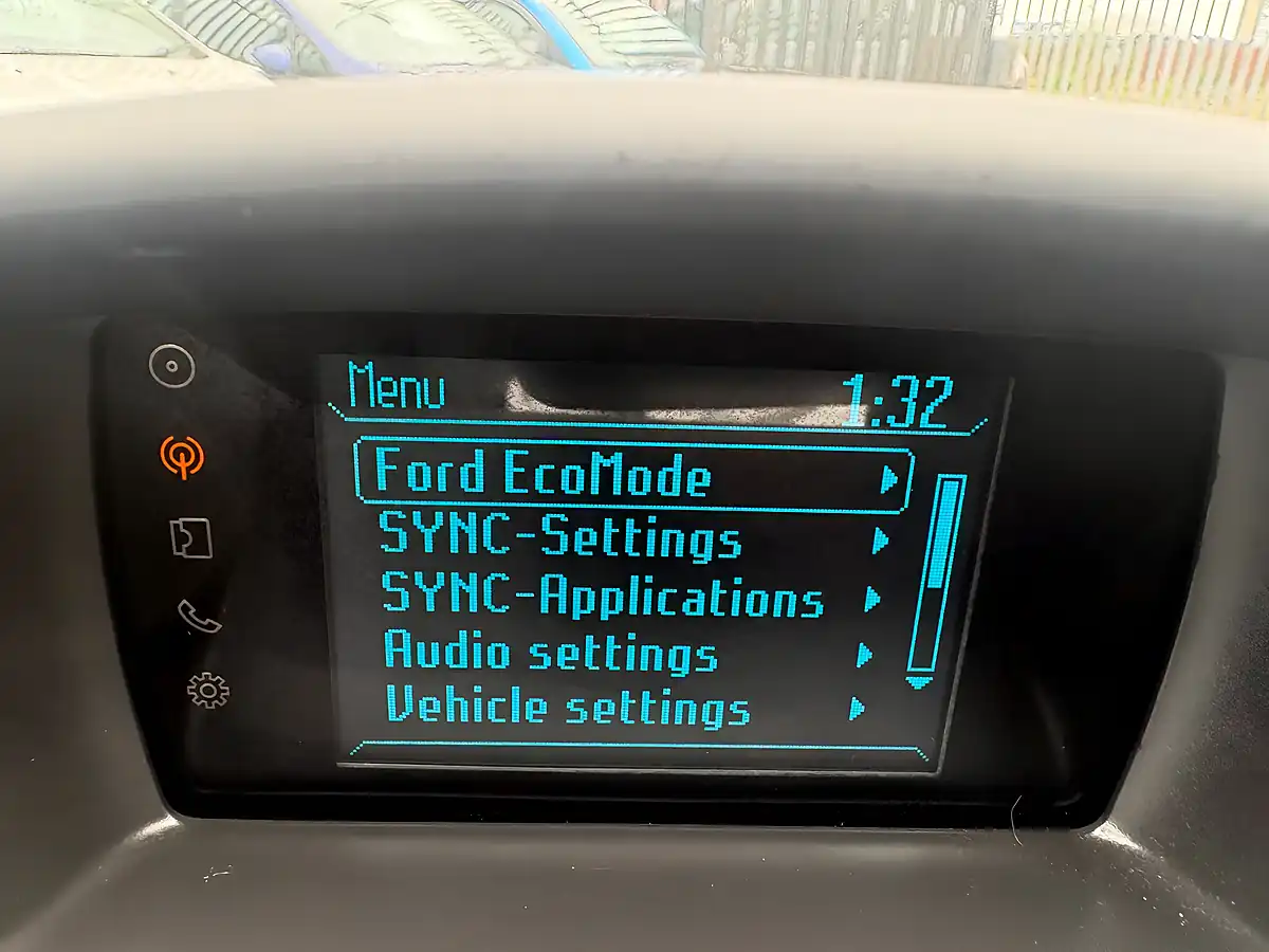 Used 2016 Ford Fiesta Zetec Frozen White - Interior and Exterior details 11