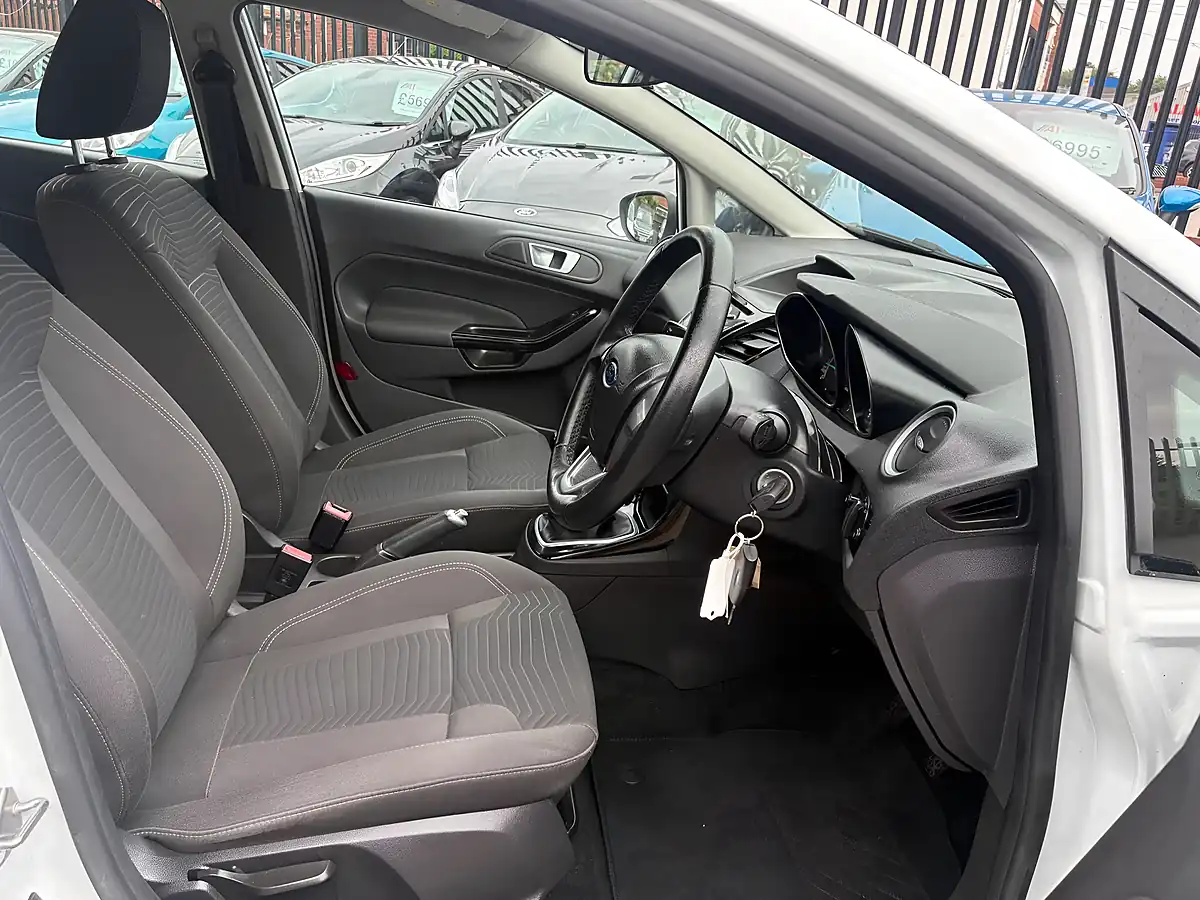 Used 2016 Ford Fiesta Zetec Frozen White - Interior and Exterior details 13