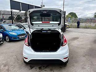 Used 2016 Ford Fiesta Zetec Frozen White - Interior and Exterior details 15
