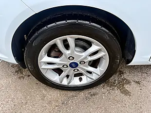 Used 2016 Ford Fiesta Zetec Frozen White - Interior and Exterior details 17