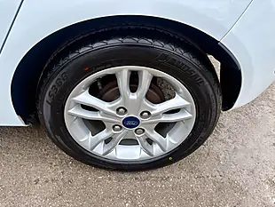 Used 2016 Ford Fiesta Zetec Frozen White - Interior and Exterior details 18