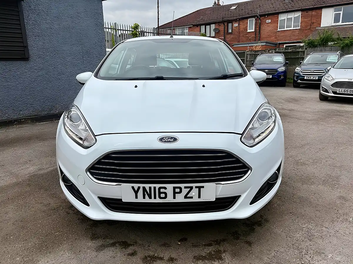 Used 2016 Ford Fiesta Zetec Frozen White - Interior and Exterior details 20