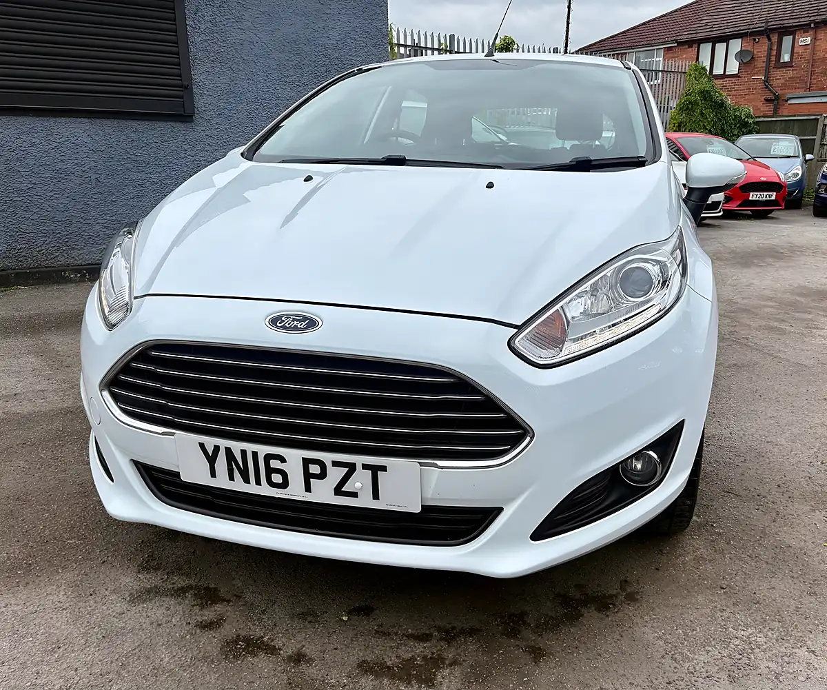 Used 2016 Ford Fiesta Zetec Frozen White - Interior and Exterior details 3