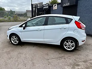 Used 2016 Ford Fiesta Zetec Frozen White - Interior and Exterior details 5
