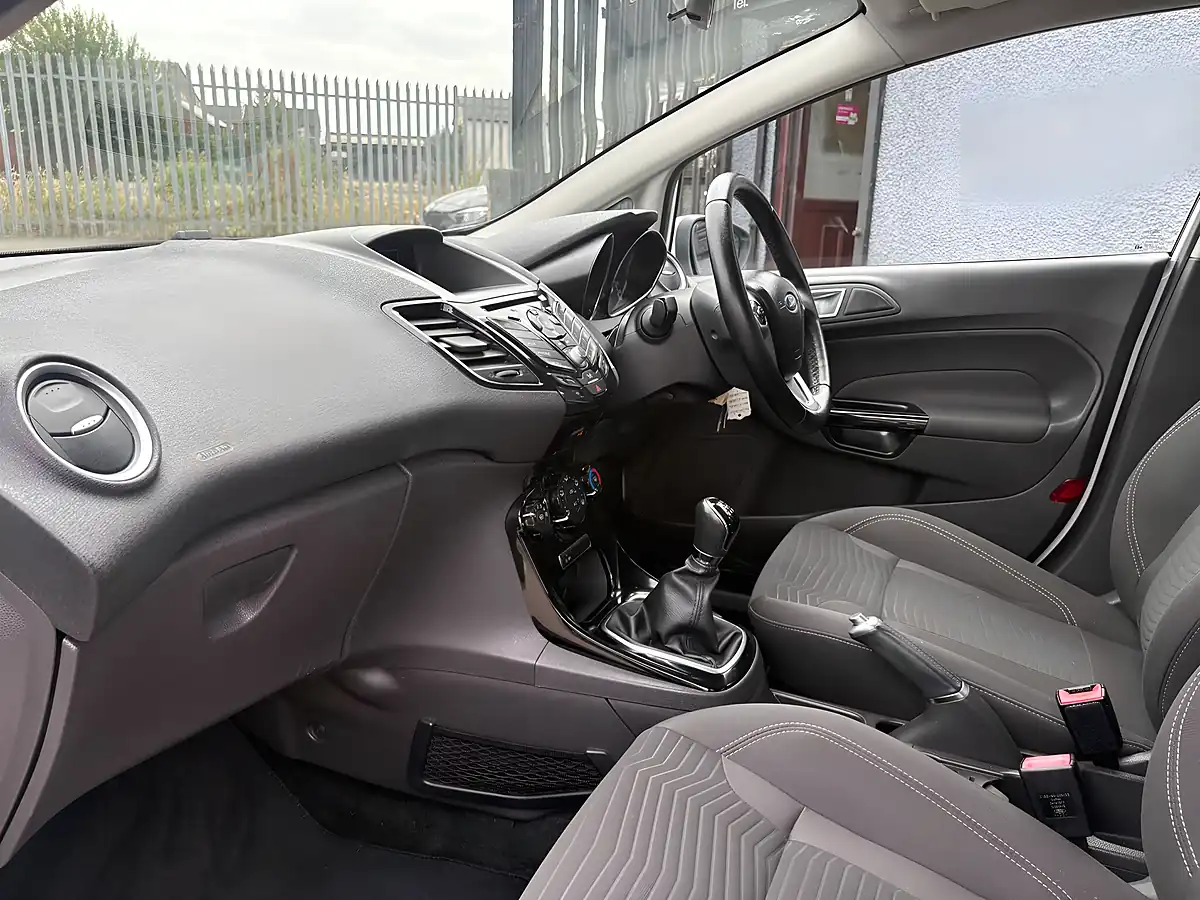 Used 2016 Ford Fiesta Zetec Frozen White - Interior and Exterior details 8