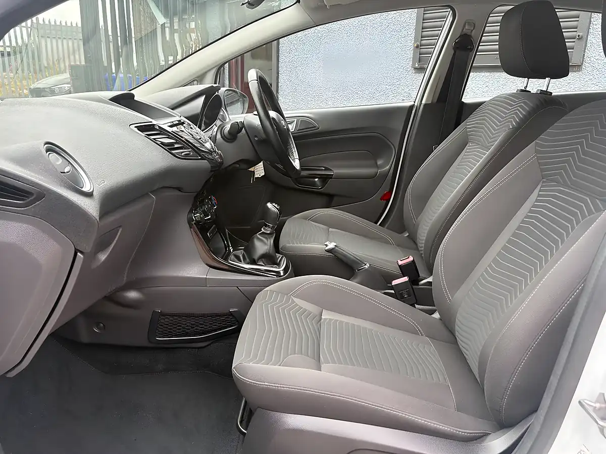 Used 2016 Ford Fiesta Zetec Frozen White - Interior and Exterior details 9