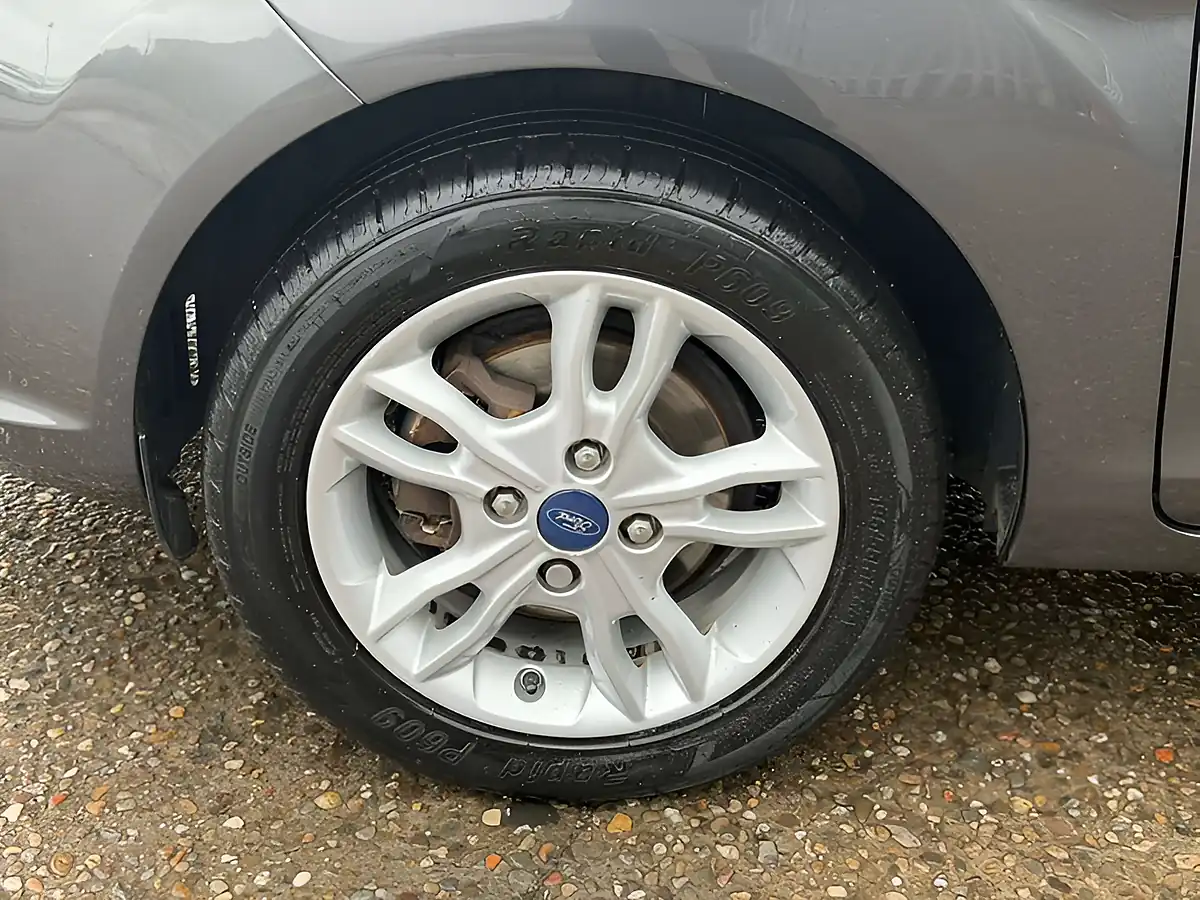 Used 2016 Ford Fiesta Zetec Grey - Interior and Exterior details 12
